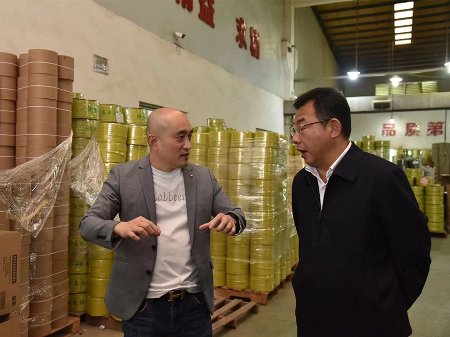 拉伸膜厂家.jpg 拉伸膜厂家.jpg